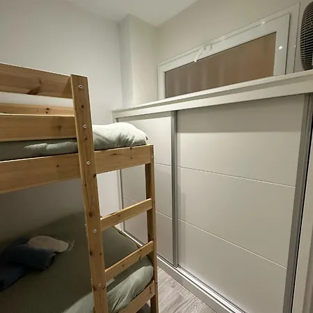 Sea View 2br Beachfront & Cozy Balcony 마르베야