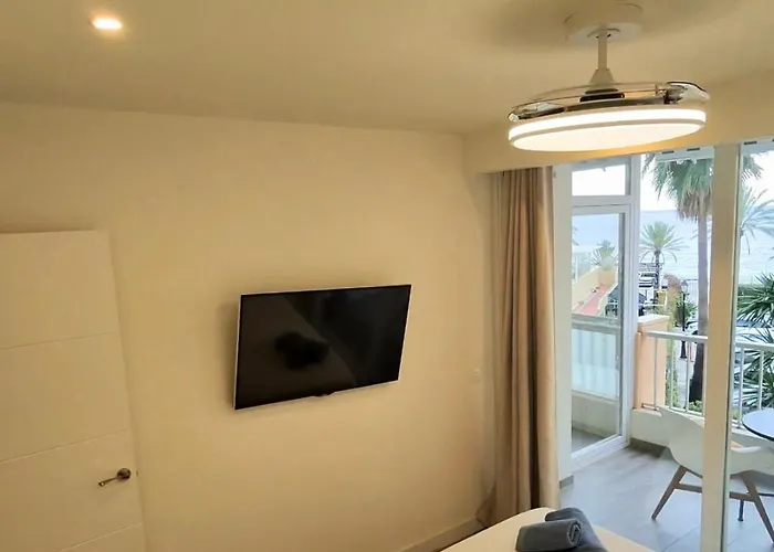 Sea View 2br Beachfront & Cozy Balcony 아파트 *