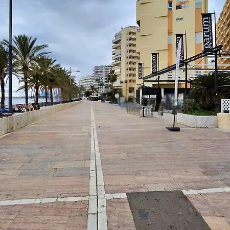 Sea View 2br Beachfront & Cozy Balcony