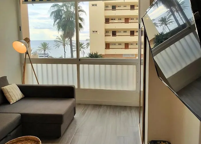 Sea View 2br Beachfront & Cozy Balcony Appartement *