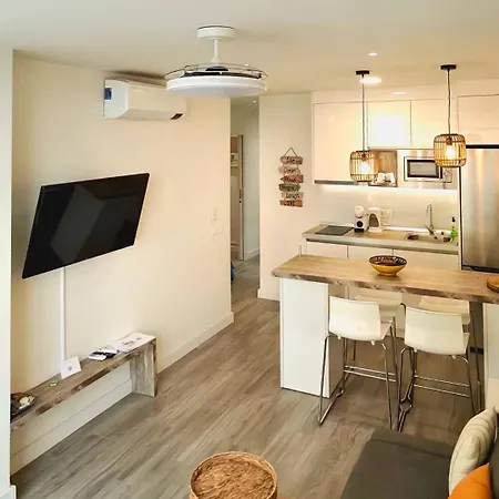 Sea View 2br Beachfront & Cozy Balcony Apartamento