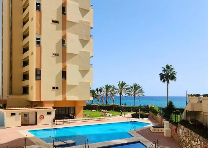 Sea View 2br Beachfront & Cozy Balcony マルベーリャ