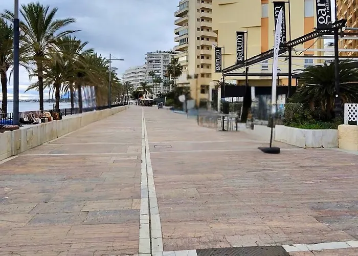 Sea View 2br Beachfront & Cozy Balcony